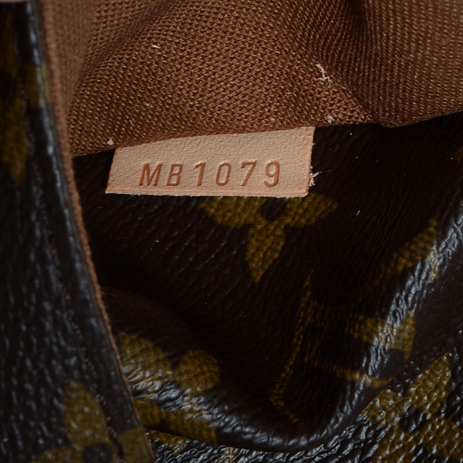 Louis Vuitton Monogram Totally MM 7 of 7