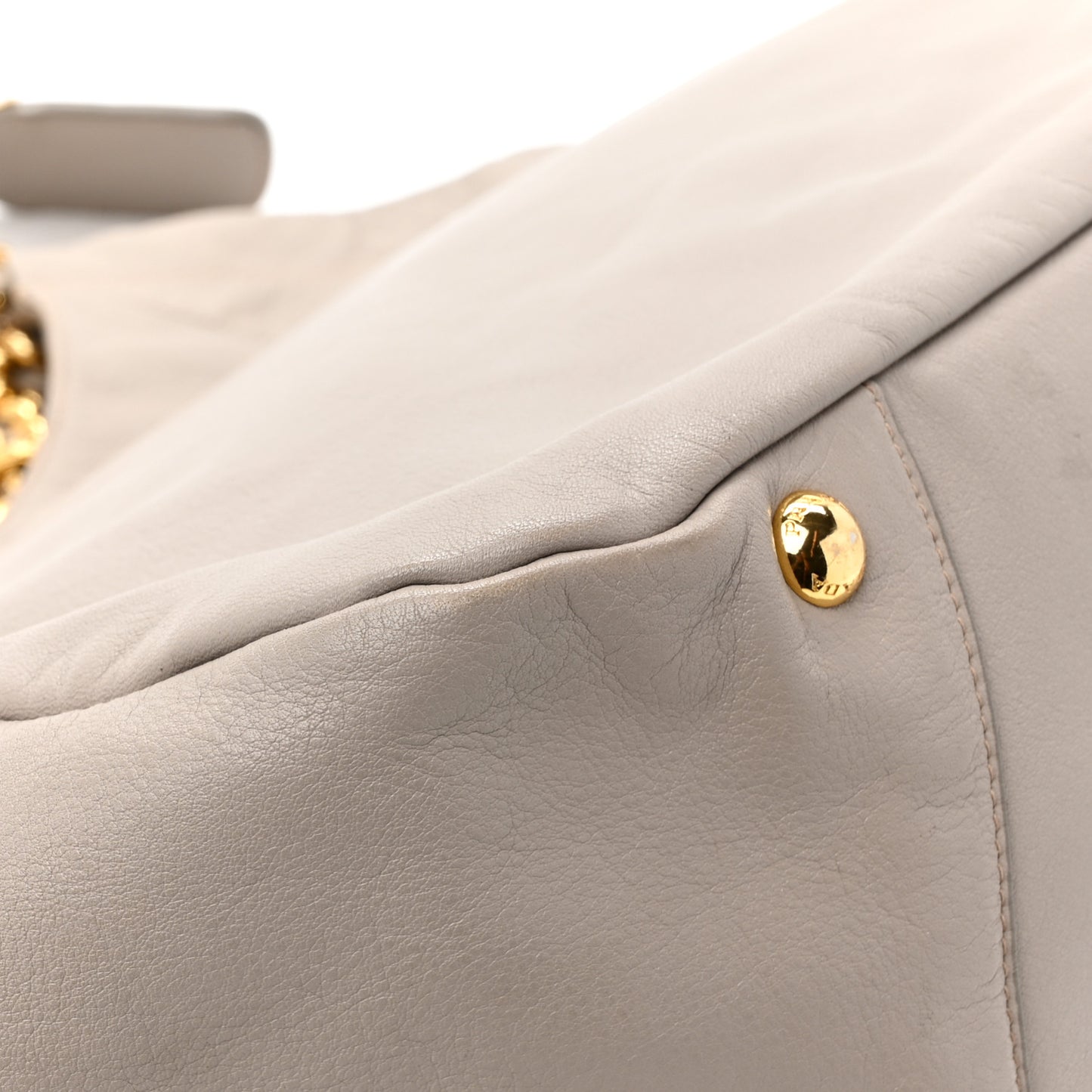 Soft Calf Chain Tote Ghiaccio