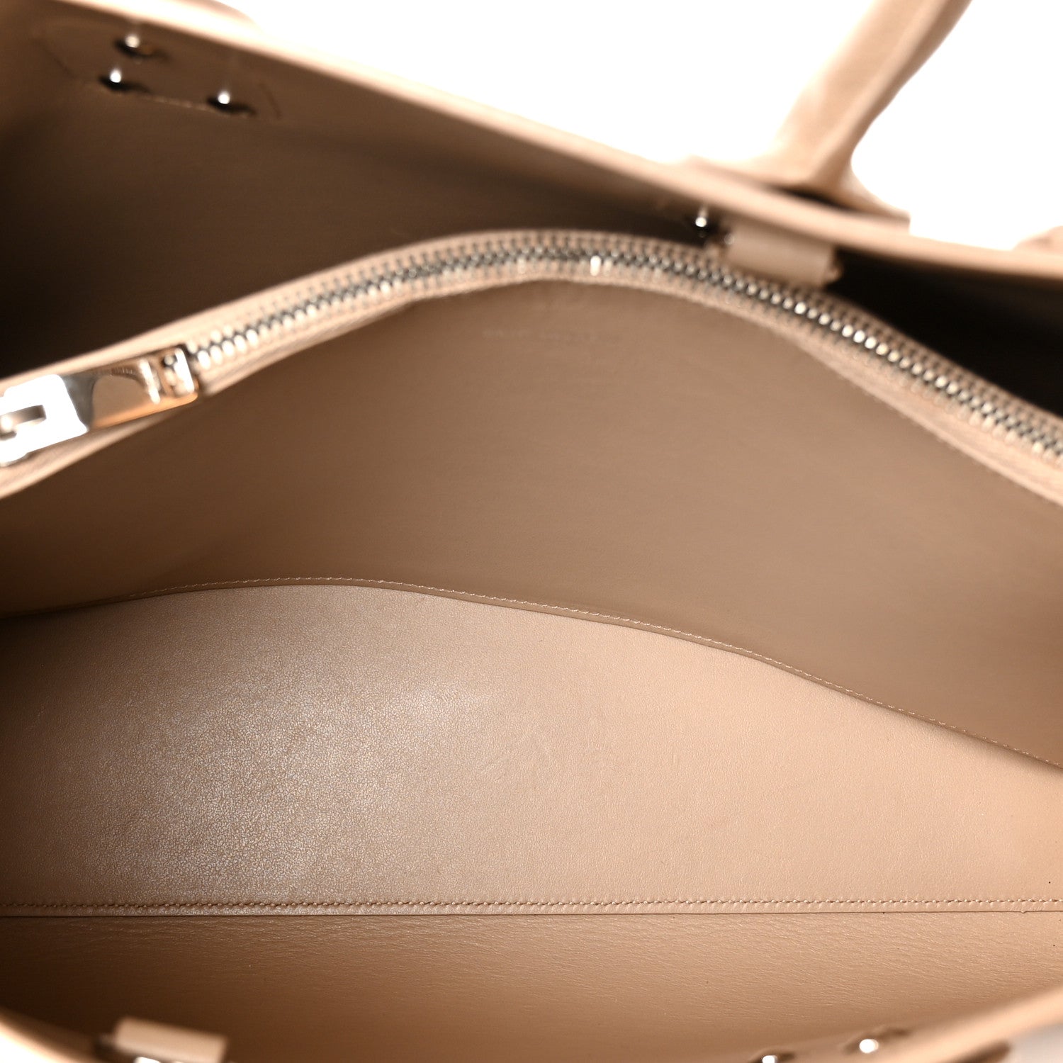 Saint Laurent Grain De Poudre Small Sac De Jour Dark Beige 5 of 9