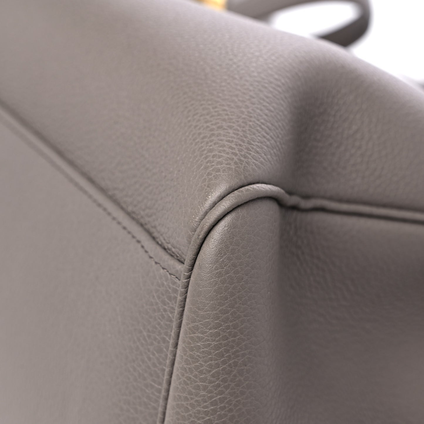 Grained Calfskin Medium Soft 16 Bag Pebble
