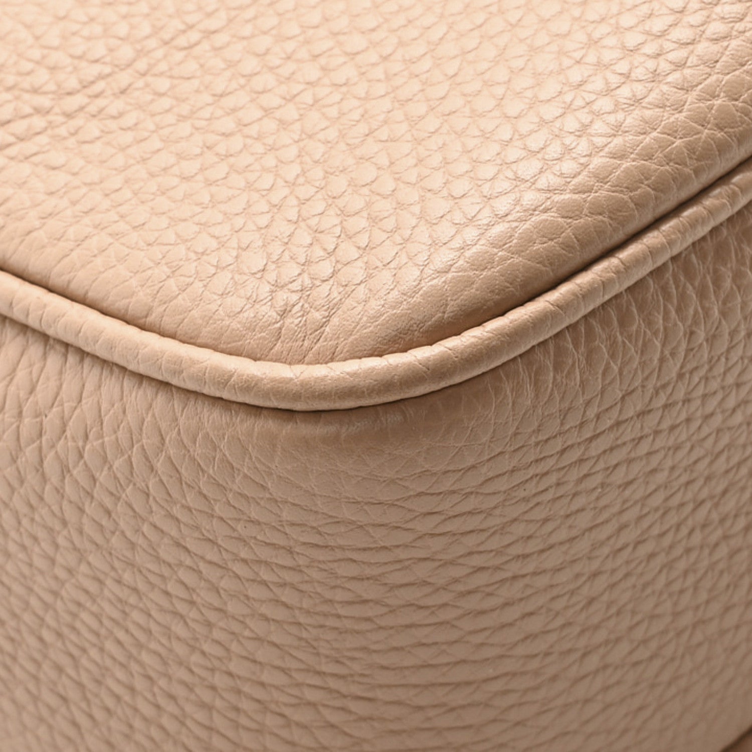 Gucci Pebbled Calfskin Small Soho Disco Bag Camelia 9 of 10