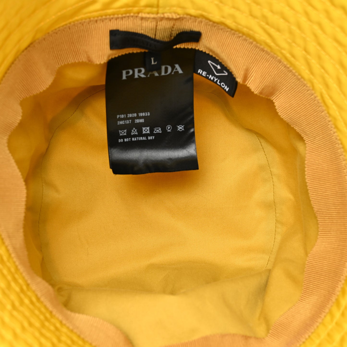 Re-Nylon Metal Triangle Logo Mens Bucket Hat L Giallo