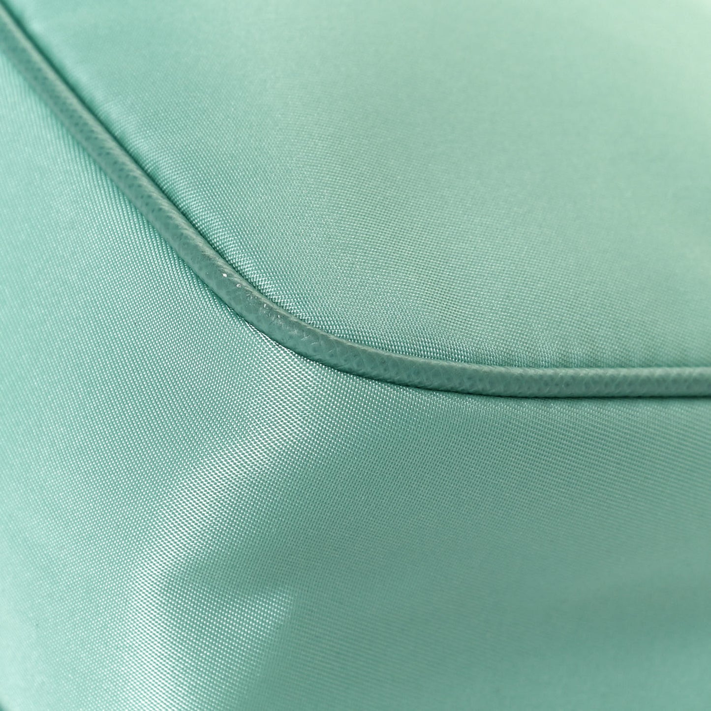 Nylon Saffiano Re-Edition 2005 Shoulder Bag Giada