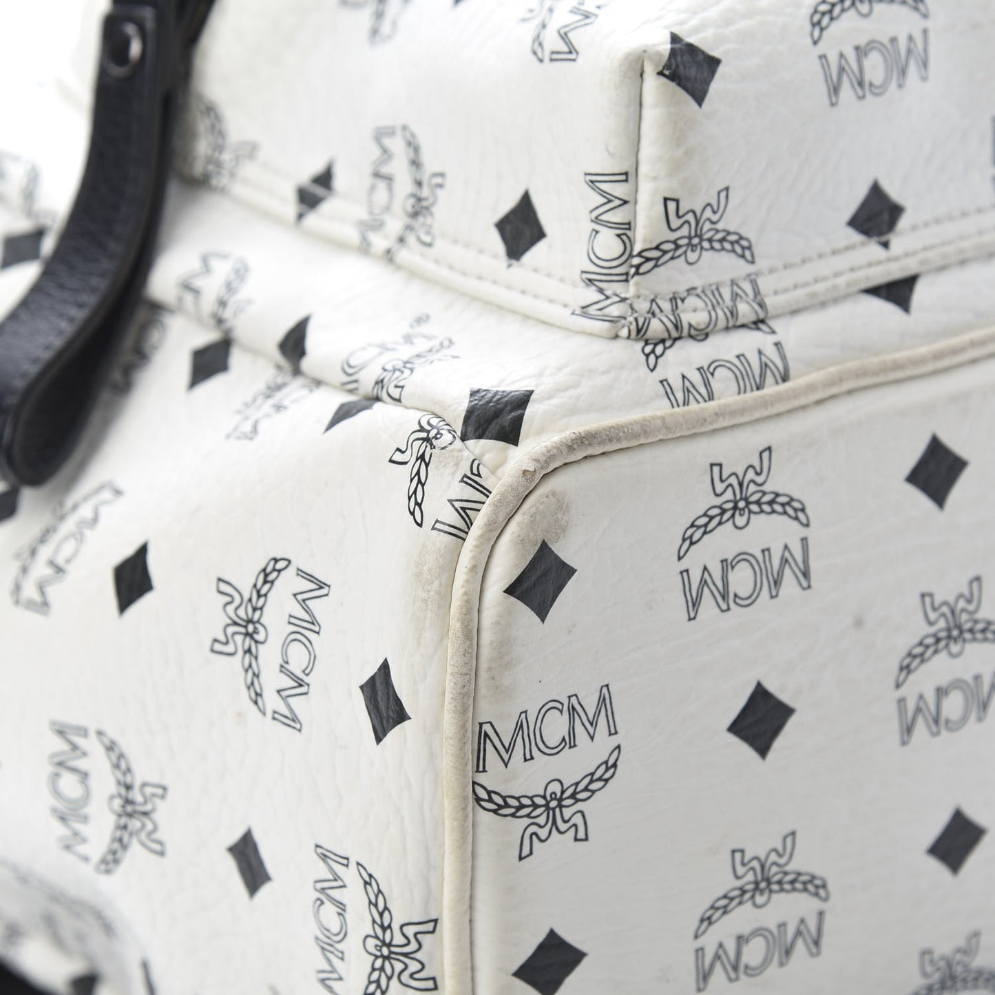 Visetos Crown Stud Medium Stark Backpack White