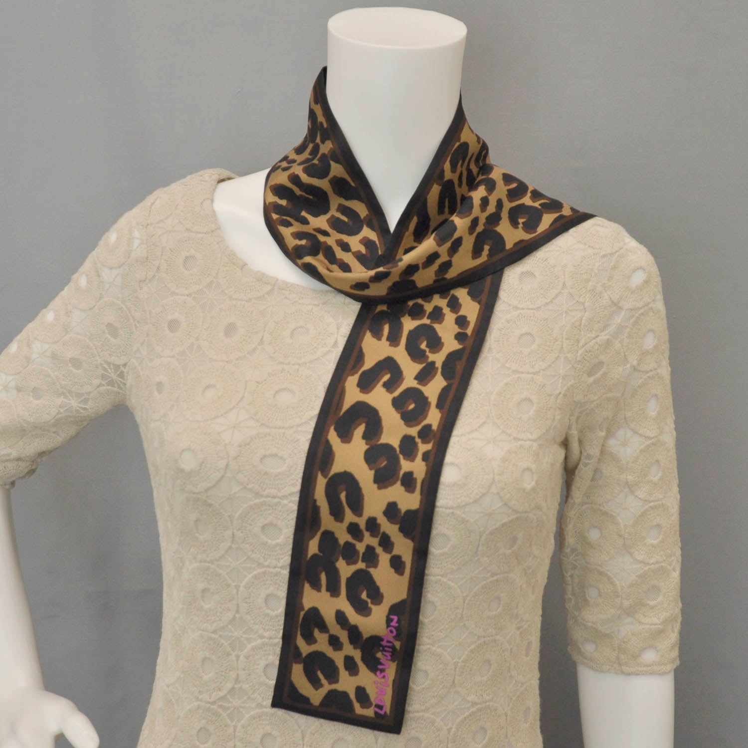 Louis Vuitton Silk Leopard Bandeau Scarf Marron 2 of 5