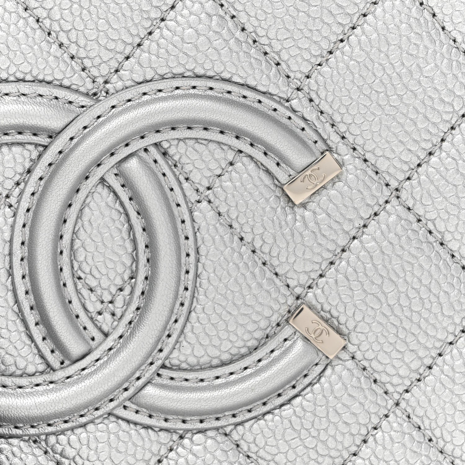 Chanel Metallic Caviar Quilted Medium CC Filigree Vanity Case Silver 8 of 10