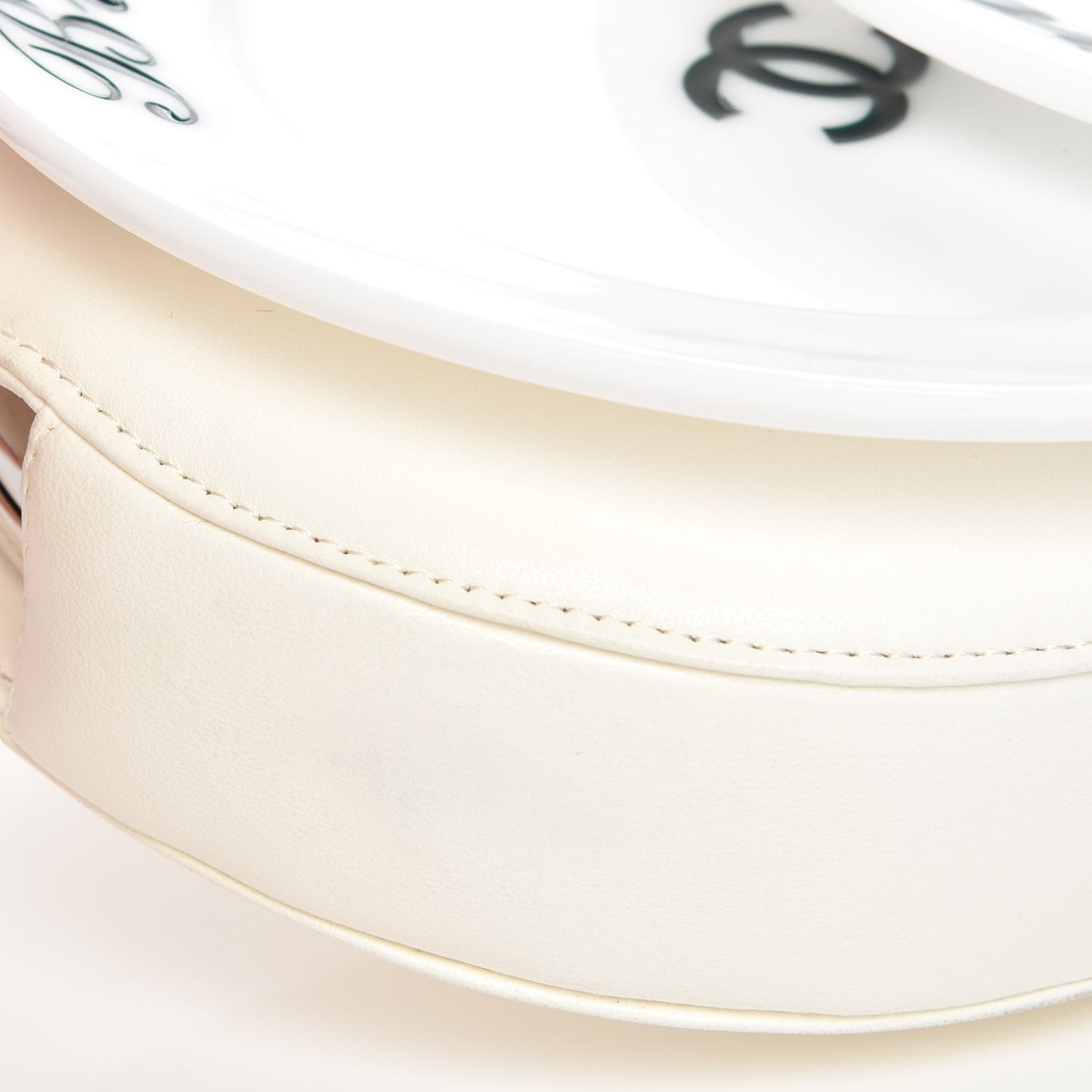 Plexiglass Brasserie Gabrielle Plates Minaudiere White