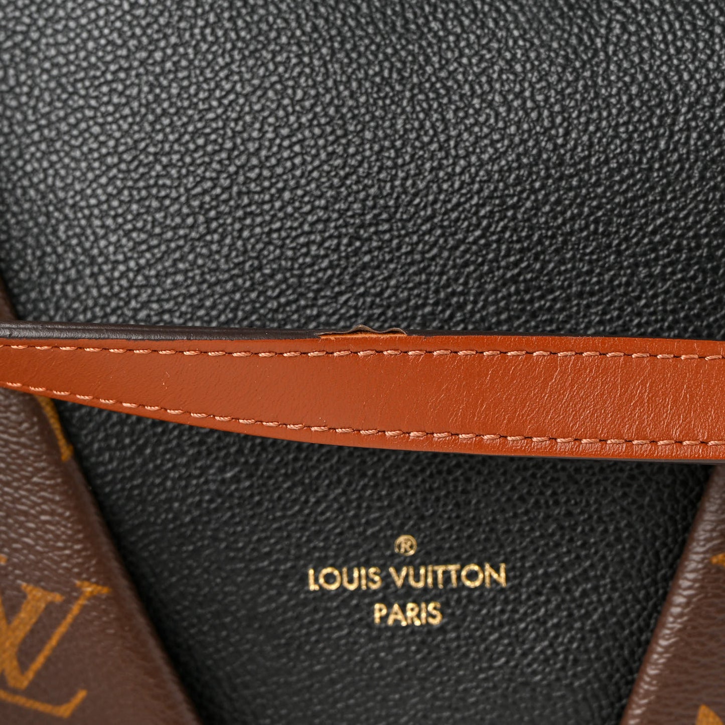 Monogram V Tote MM Black