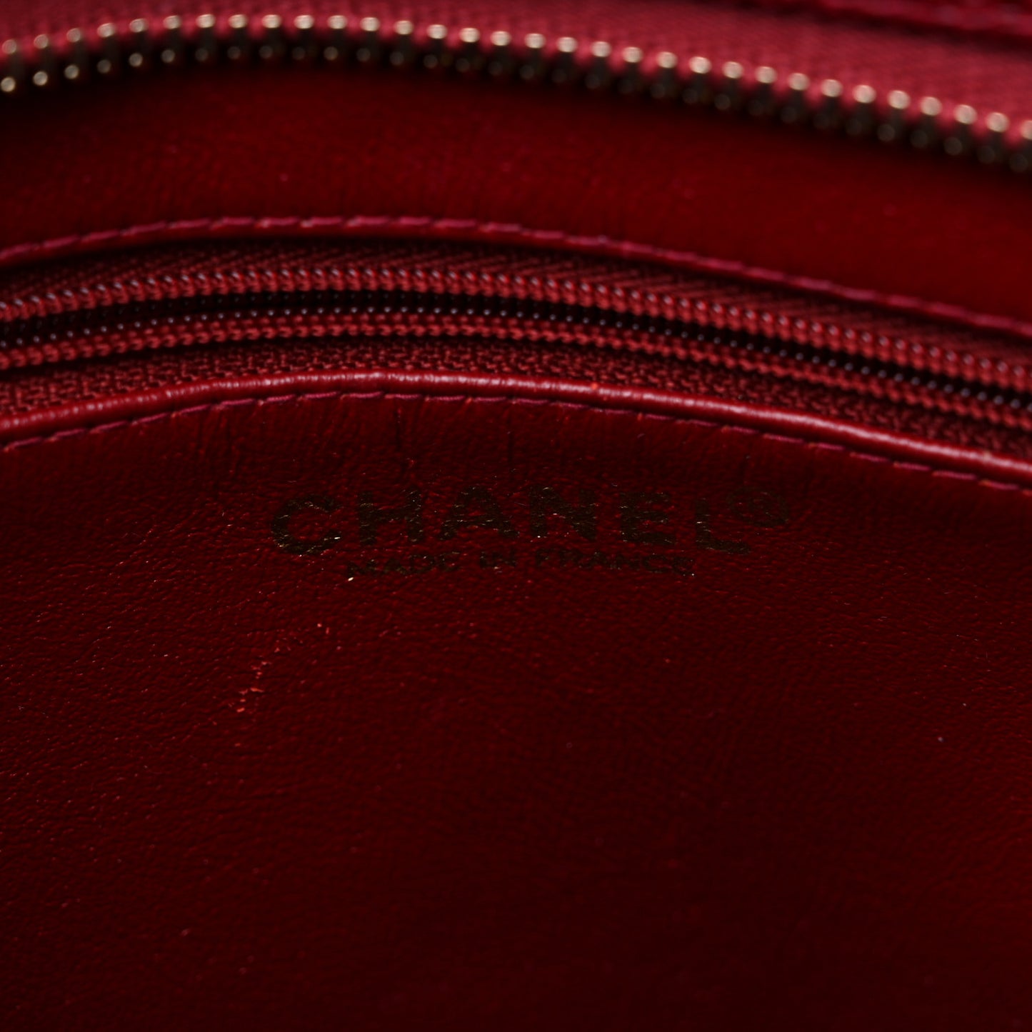 Caviar Quilted Medallion Tote Red