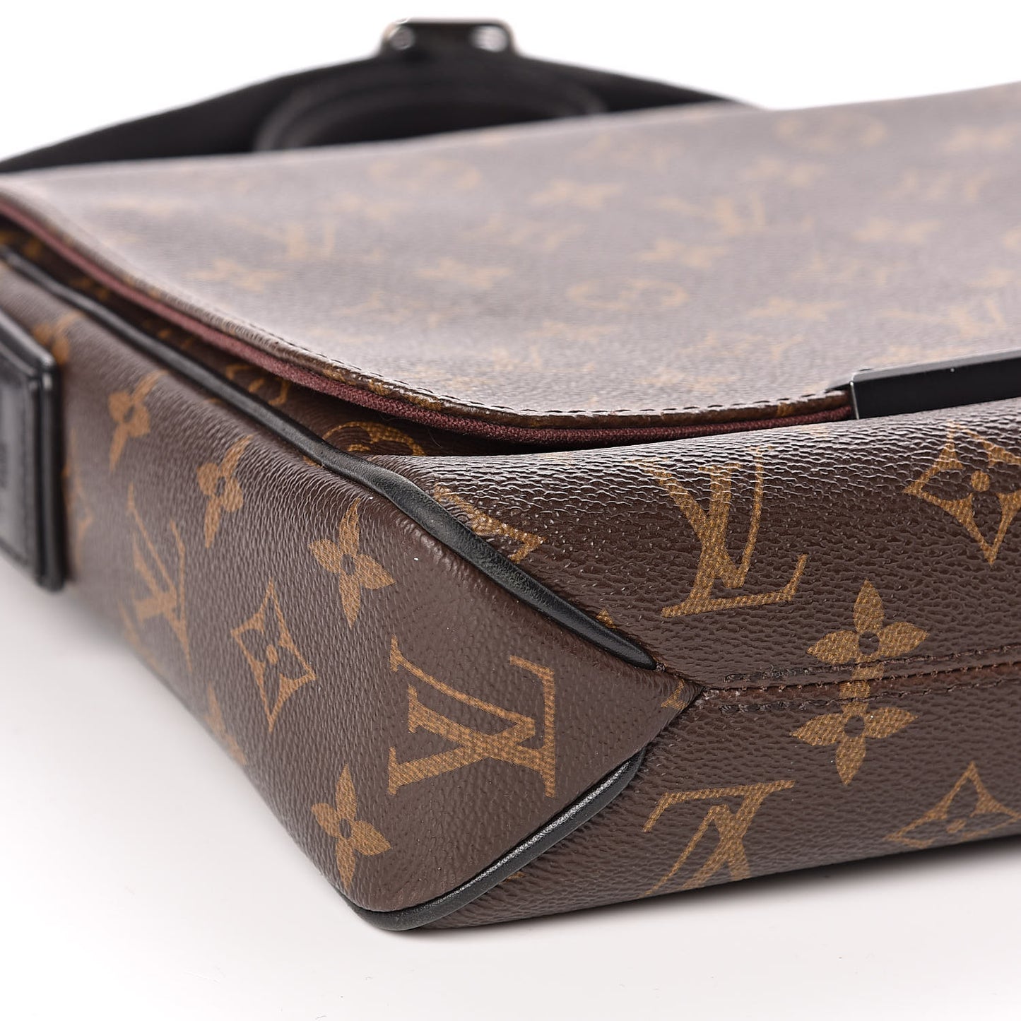 Monogram Macassar District PM