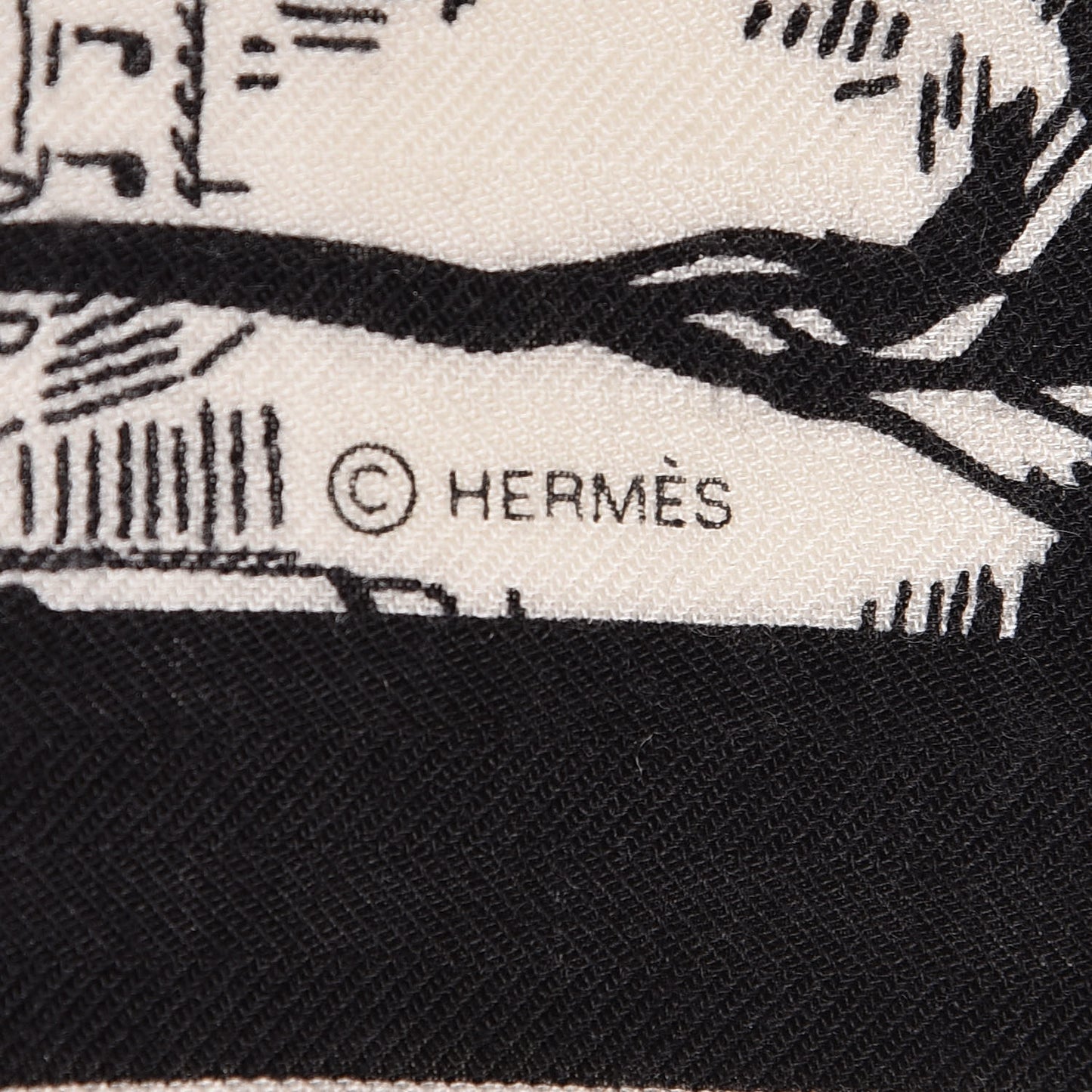 Cashmere Silk A l'Ombre des Boulevards Shawl 140 White Black