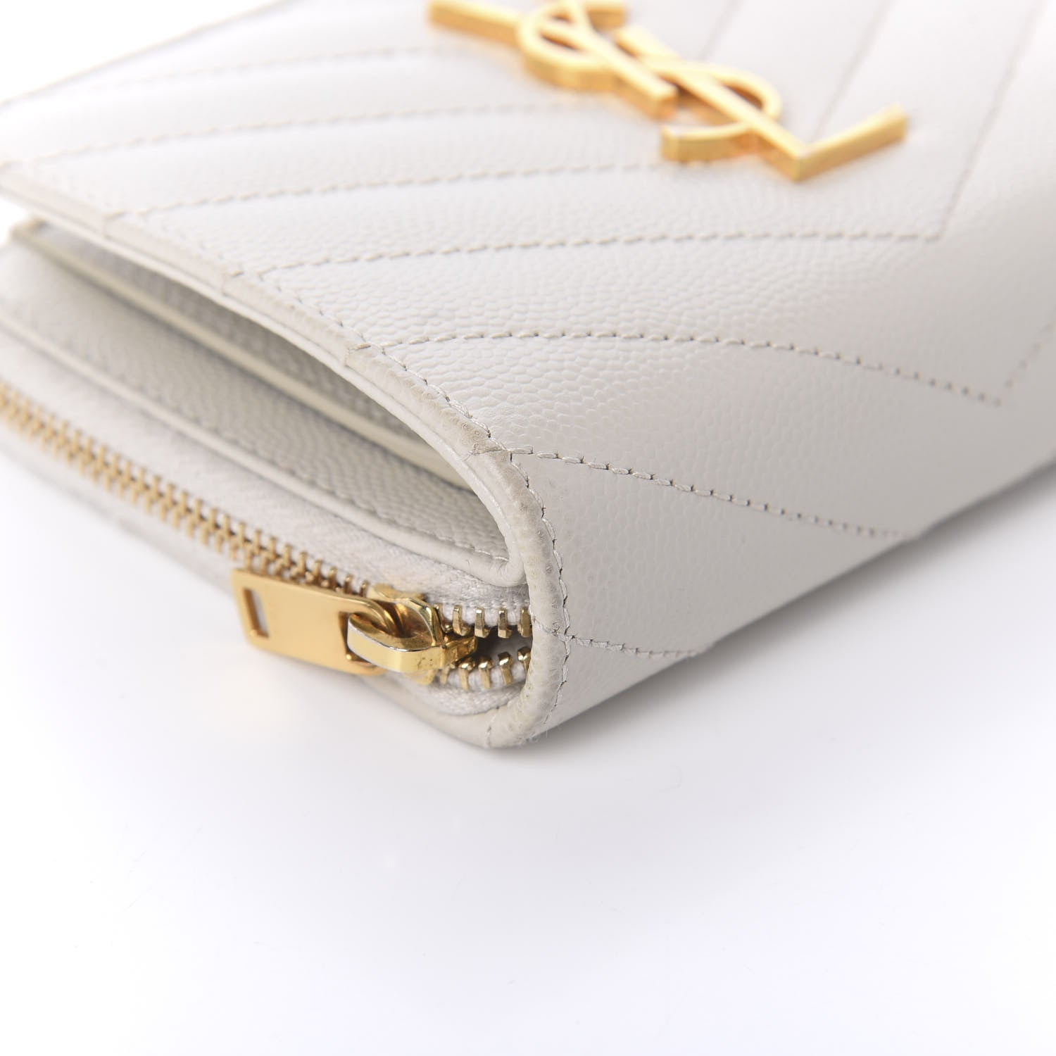 Saint Laurent Grain De Poudre Matelasse Chevron Monogram Compact Zip Around Wallet Crema Soft 6 of 10