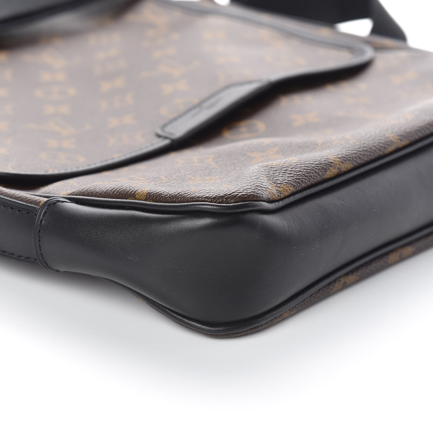 Louis Vuitton Monogram Macassar Bass MM 8 of 9