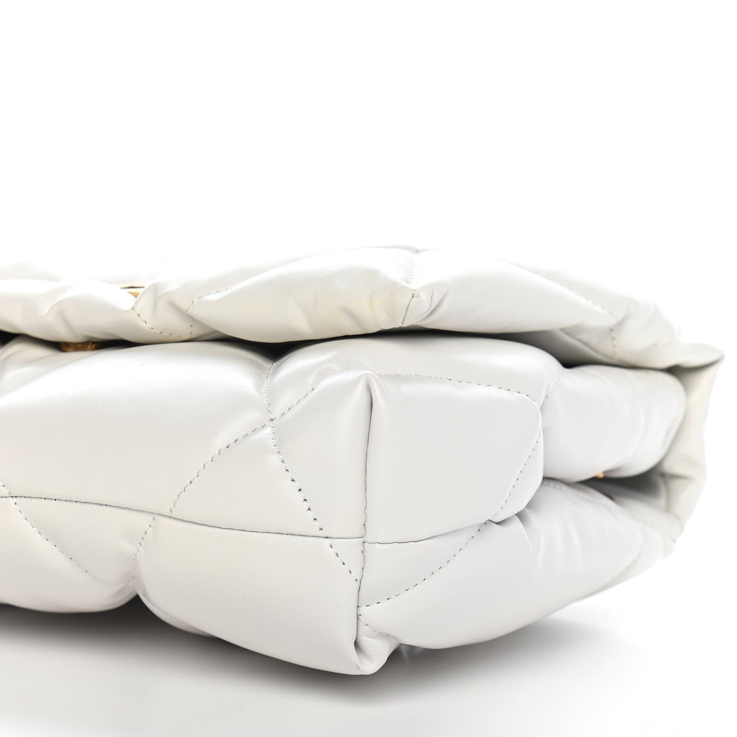 Nappa Calfskin Quilted Touch B Puffy Clutch White