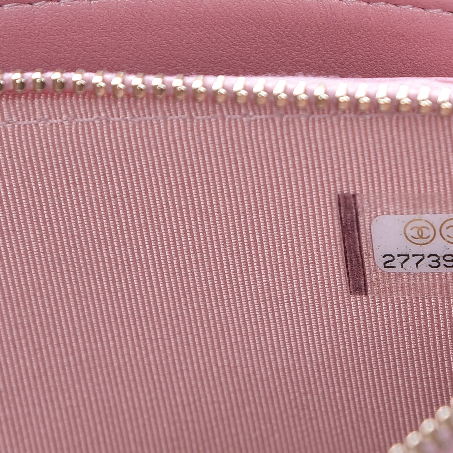 Iridescent Caviar Quilted Clutch With Chain Rose