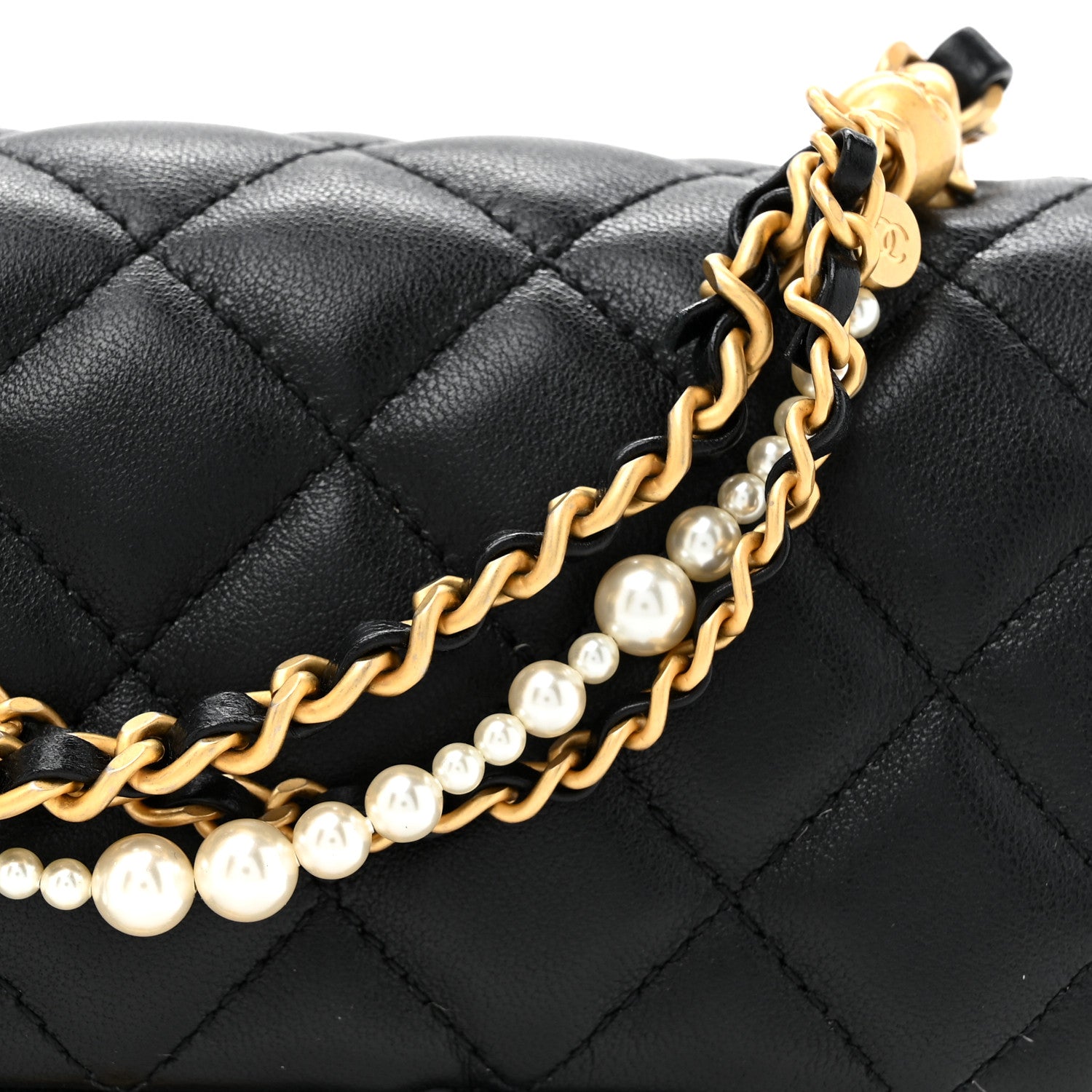 CHANEL シャネル Chanel Shiny Lambskin Quilted Pearl Twist Mini Square Flap