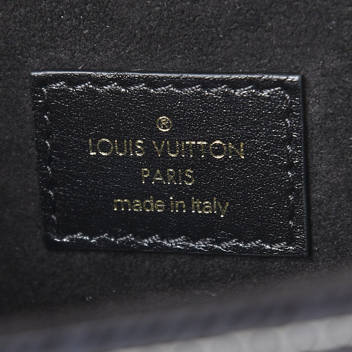 Shiny Epi Reverse Monogram Pochette Metis Mini Marine
