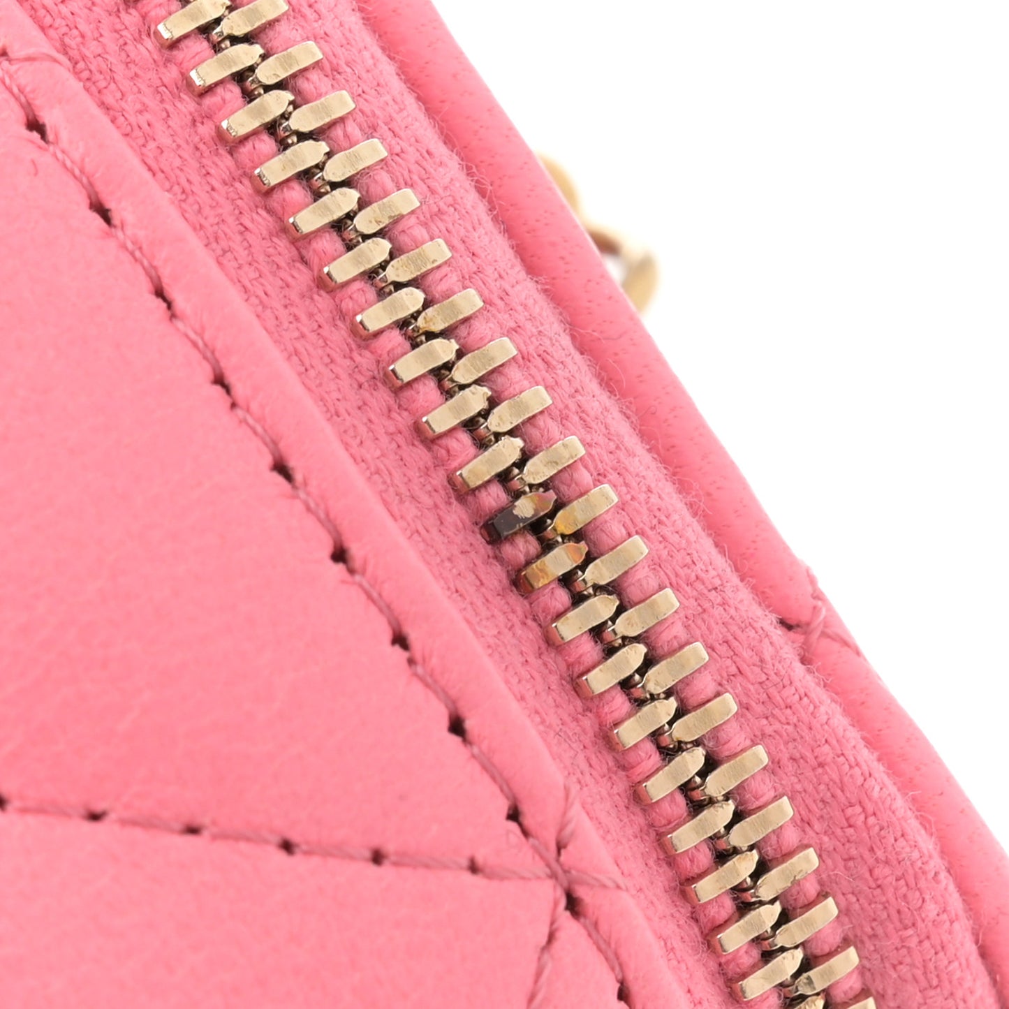 Lambskin Quilted Small Pearl Crush Vanity Case With Chain Pink