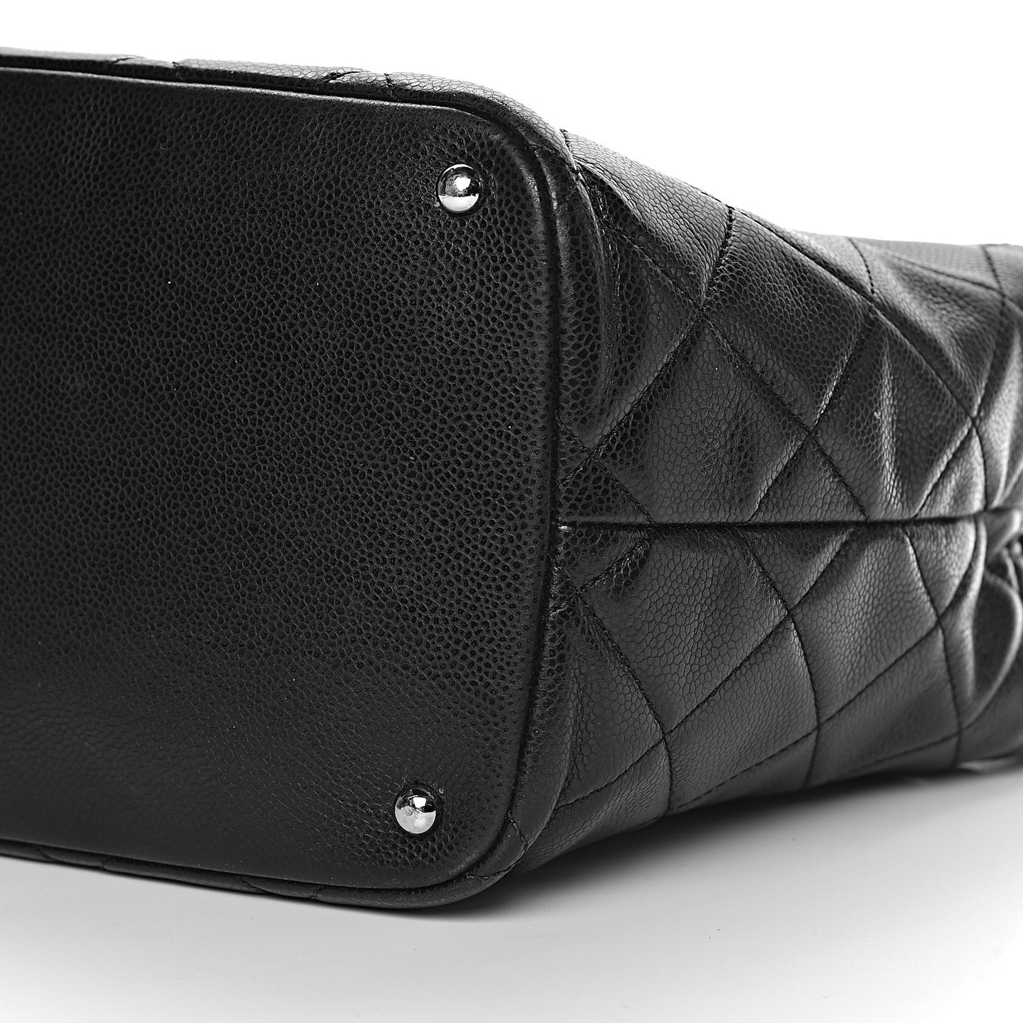 Caviar Quilted CC Timeless Soft Tote Black