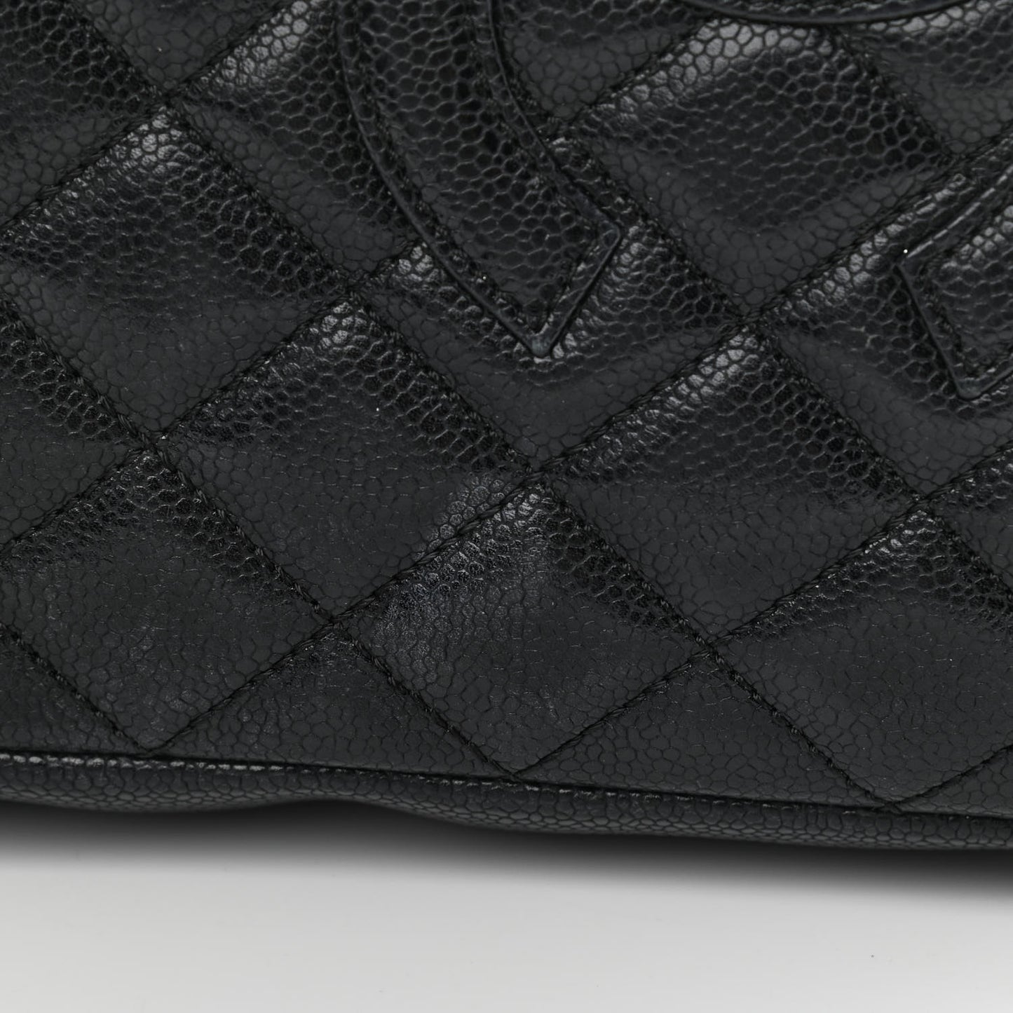 Caviar Quilted Petit Shopping Tote PST Black