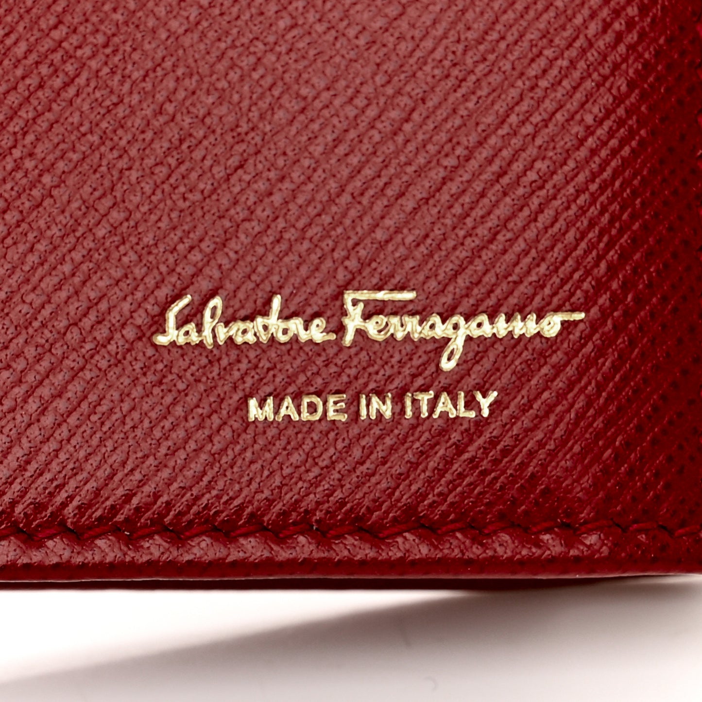 Hammered Calfskin Vara Bow Chain Wallet Red