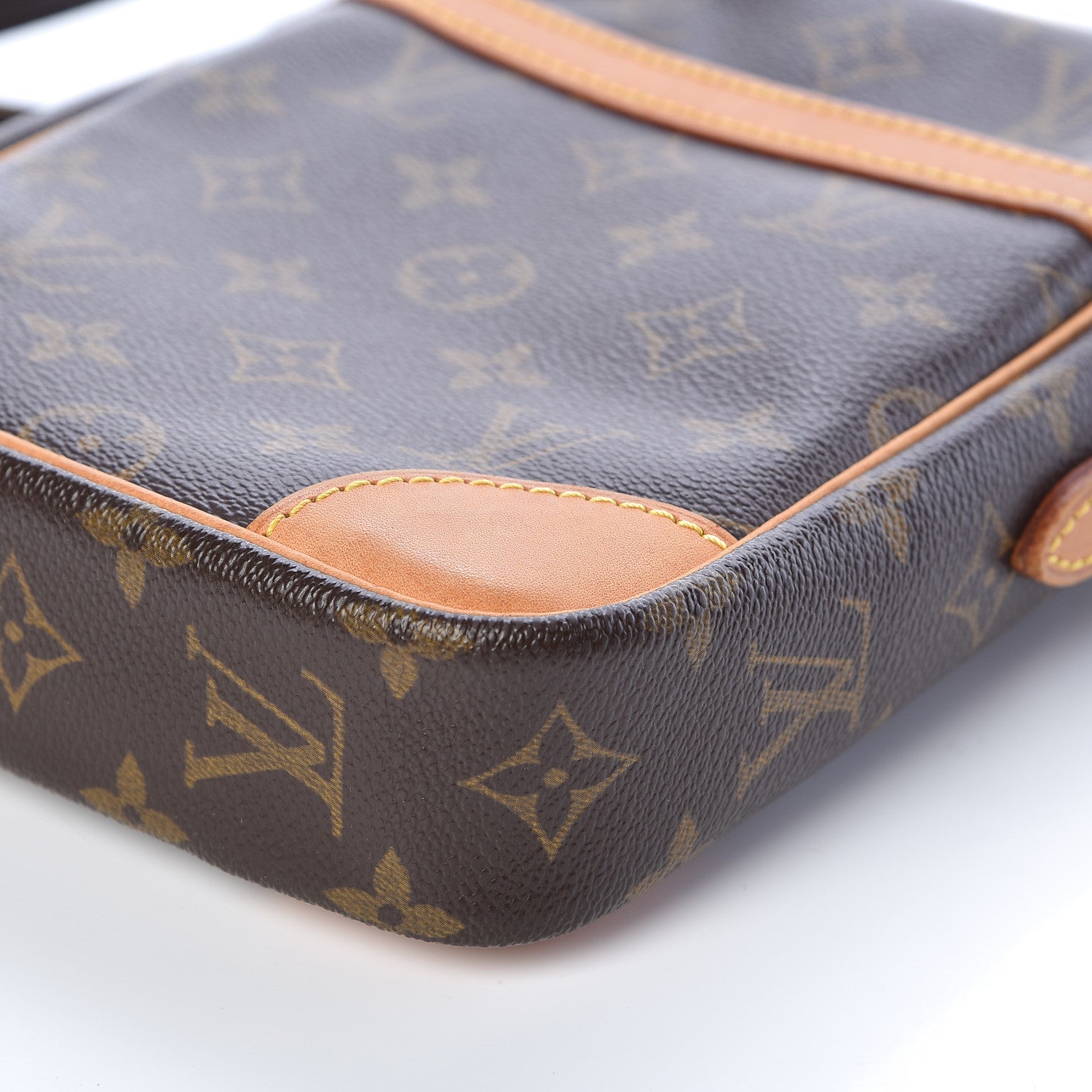 Louis Vuitton Monogram Danube 21 6 of 9