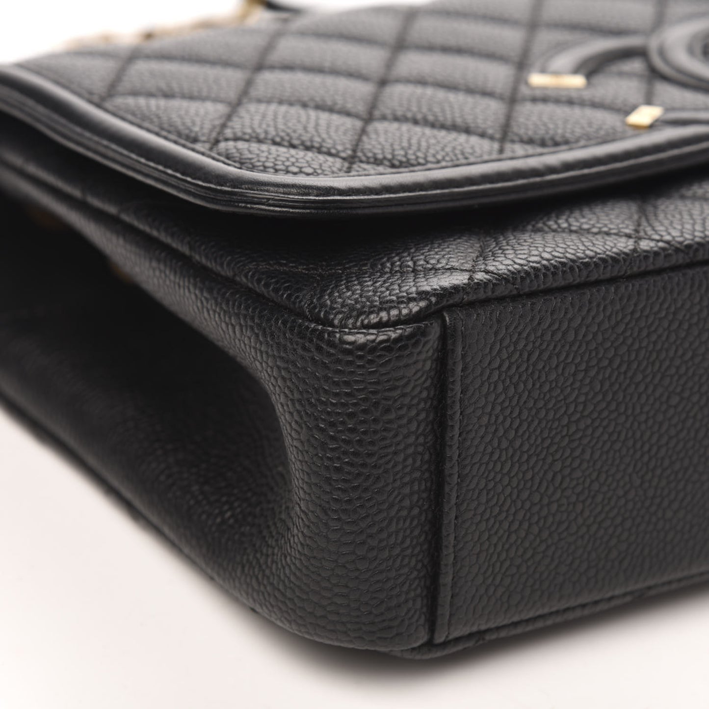 Caviar Quilted Medium CC Filigree Flap Black