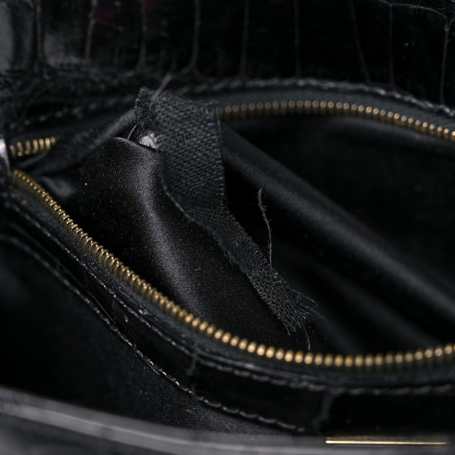 Crocodile Crystal Baguette Black