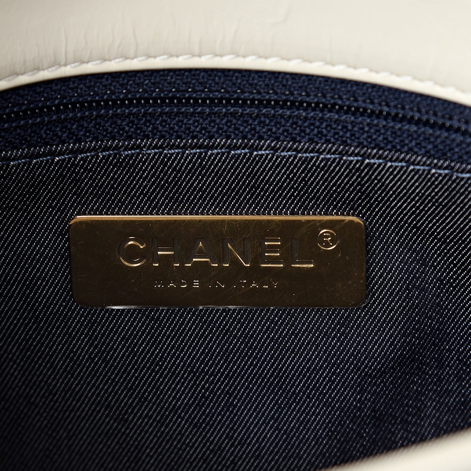 Chanel Crumpled Calfskin En Vogue Rope Flap White 5 of 9