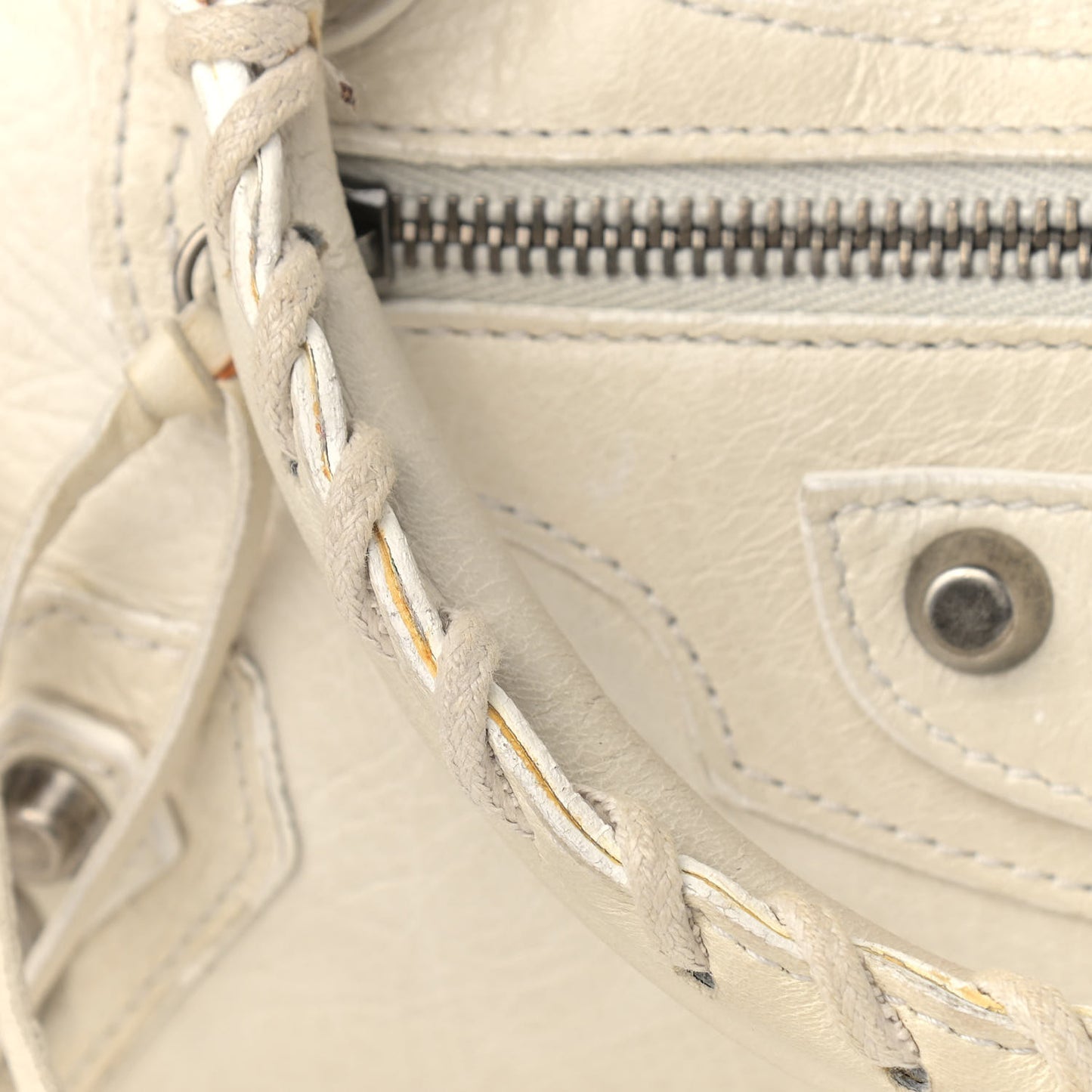 Chevre Classic Hardware First White