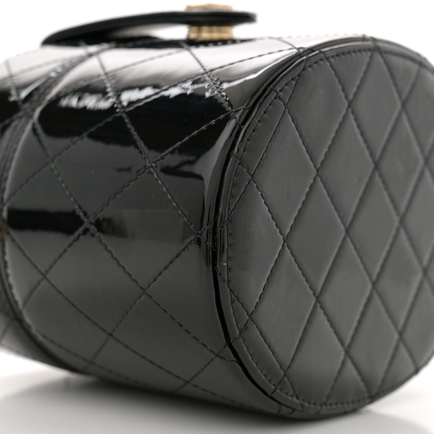Patent Quilted Round Clutch With Chain Black