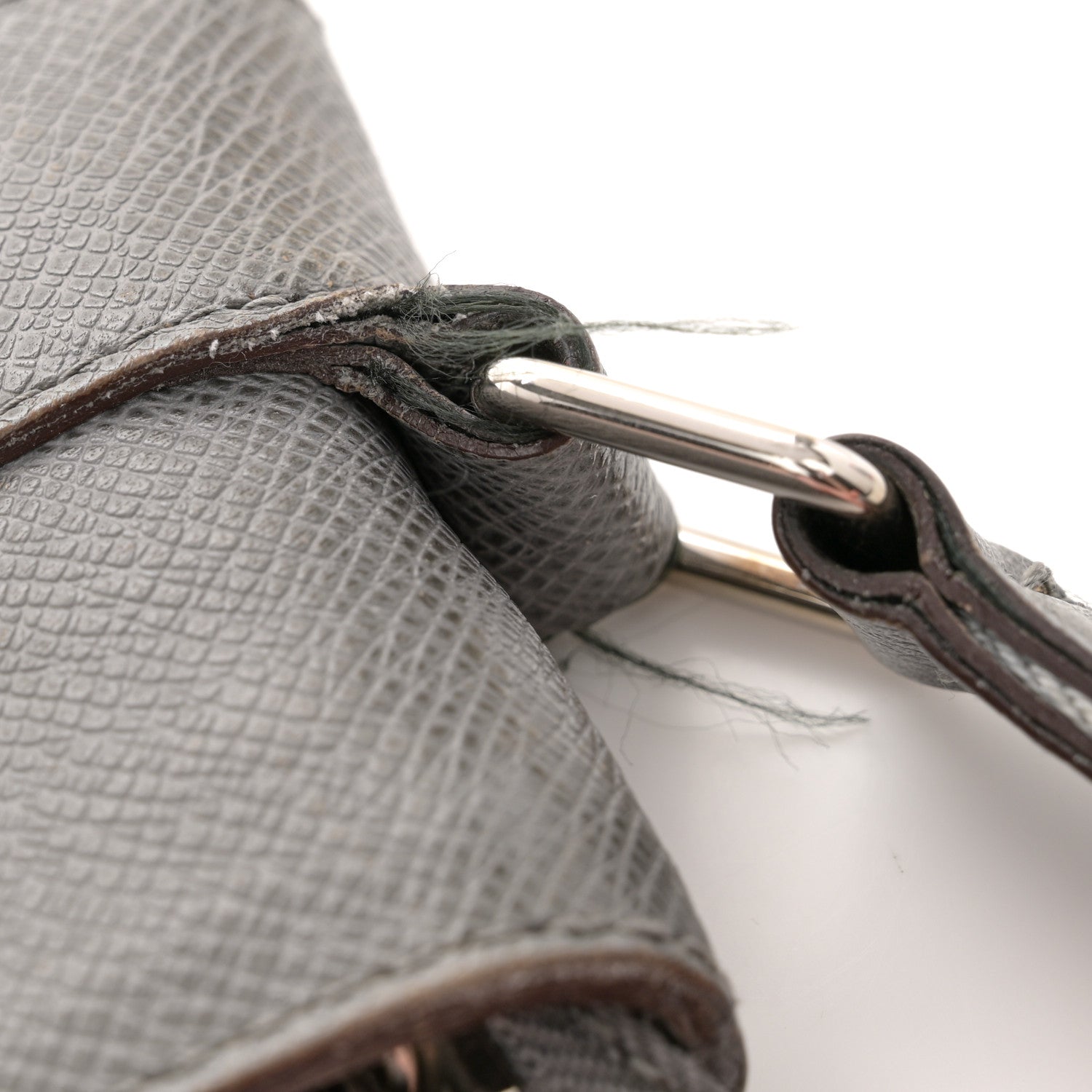 Louis Vuitton Taiga Sasha Messenger Glacier 14 of 17