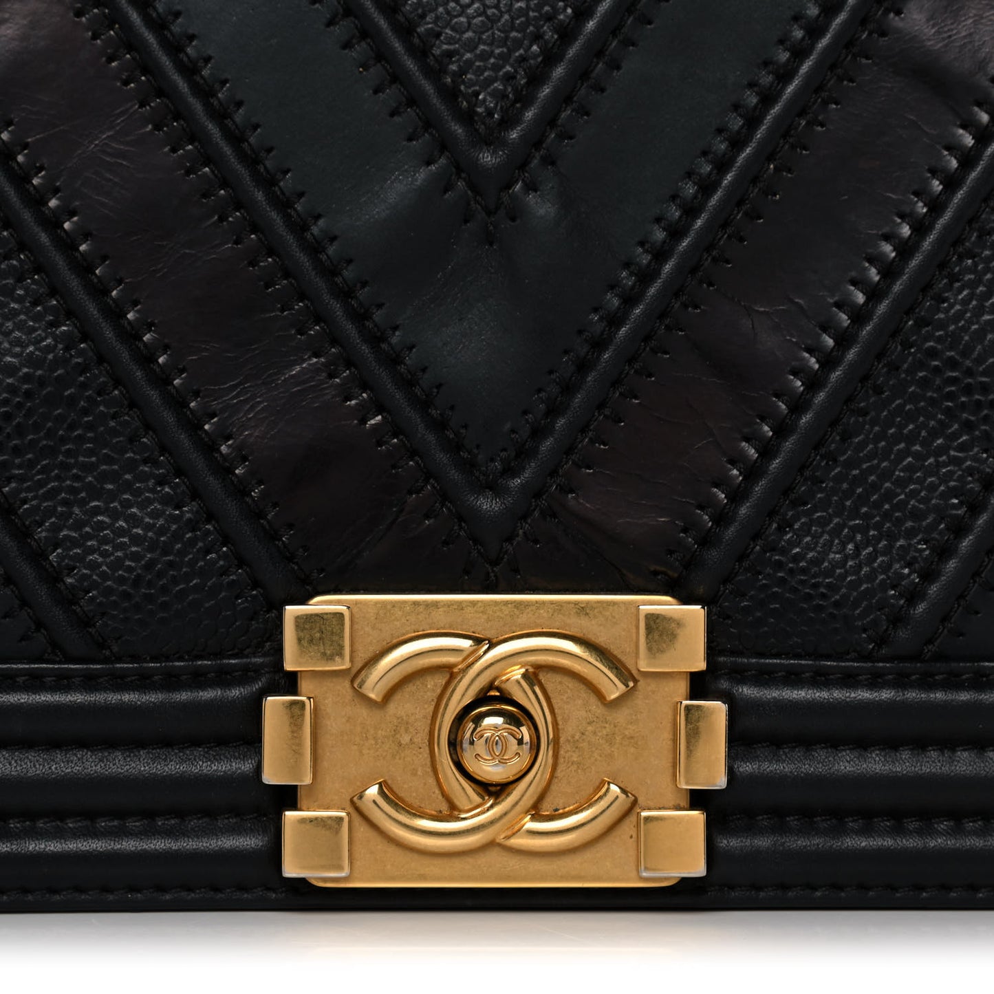 Calfskin Caviar Suede Chevron New Medium Boy Flap Black