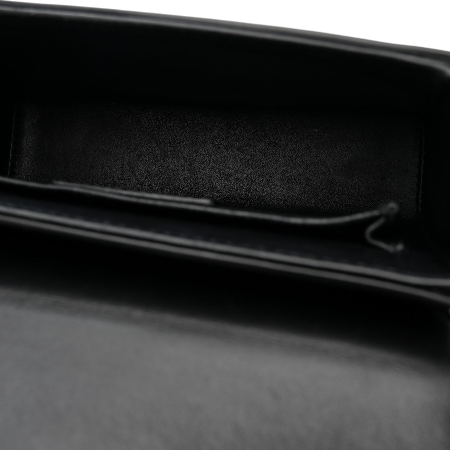 Box Calfskin 30 Montaigne Box Bag Black