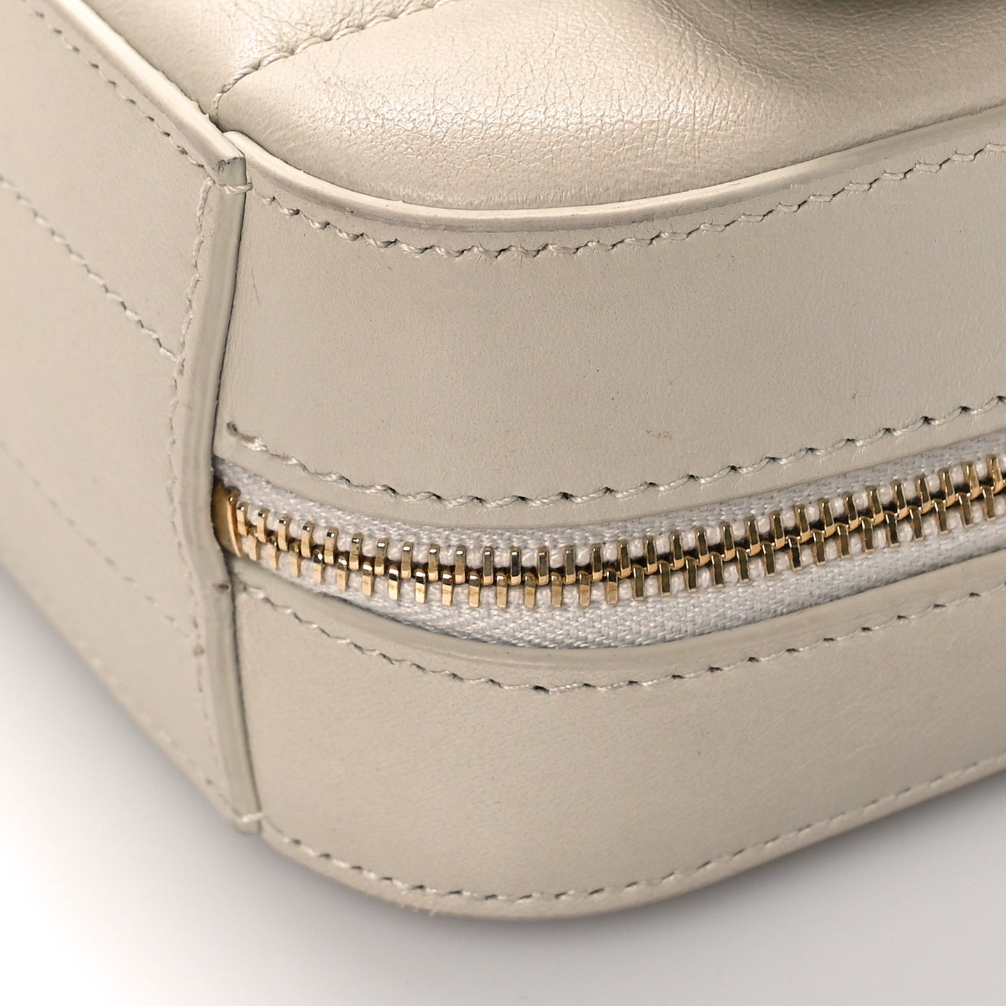Lambskin Matelasse Monogram Vicky Camera Bag Crema Soft