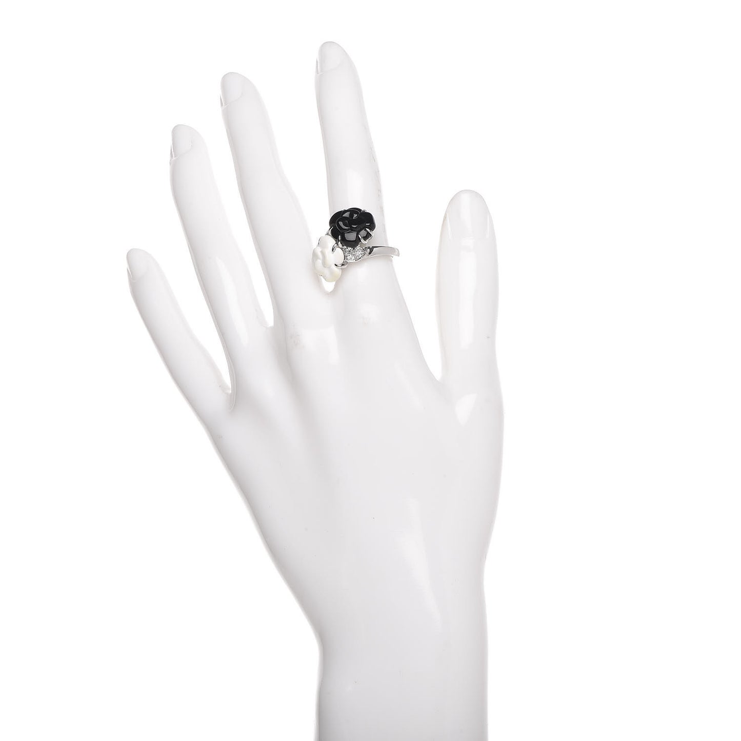 18K White Gold Diamond Onyx White Agate Camelia Sculpte Ring 50 5.25
