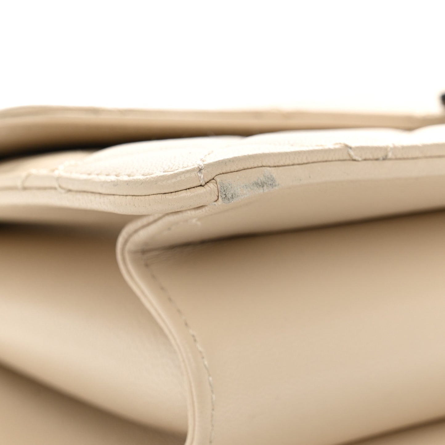 Sheepskin Quilted Large Beauty Lock Flap Light Beige