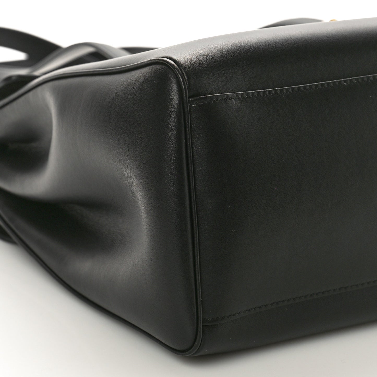 Smooth Calfskin Medium Soft 16 Bag Black