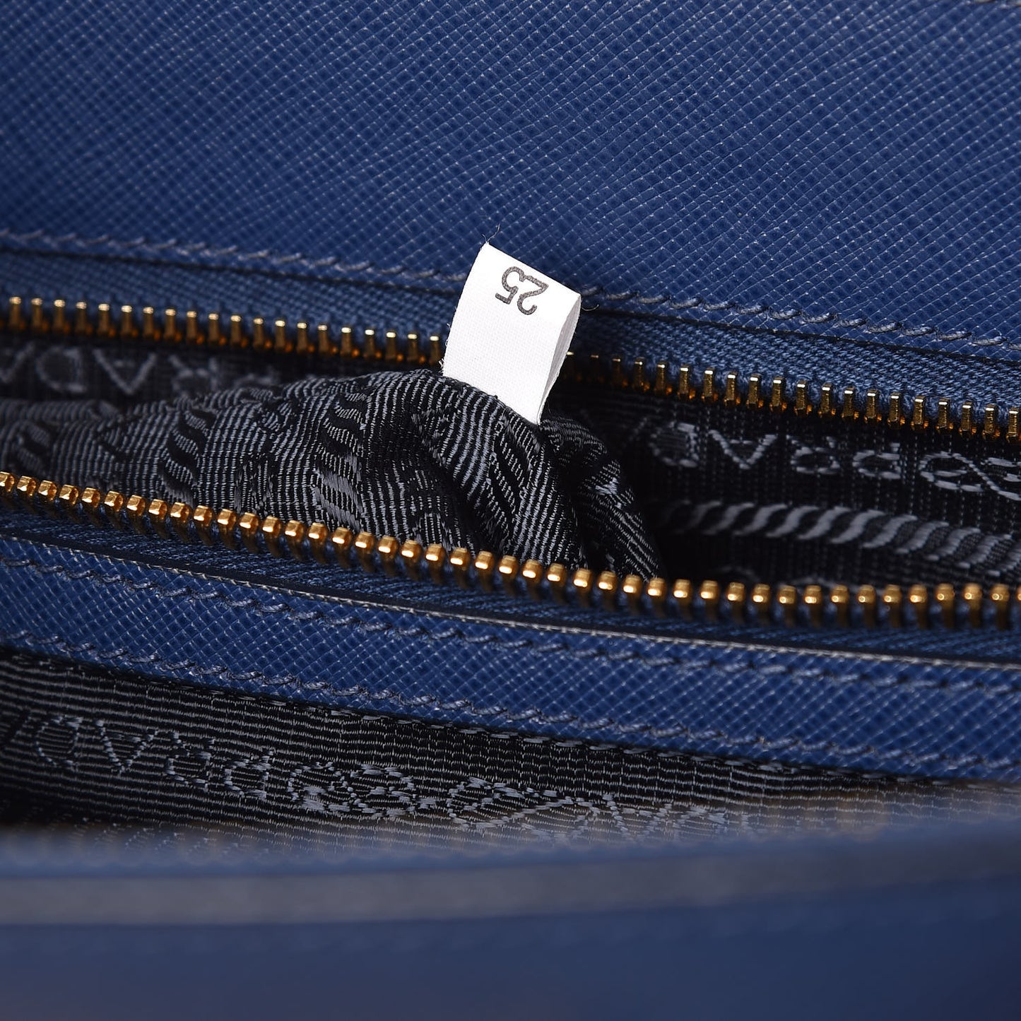 Saffiano Large Galleria Double Zip Tote Bluette