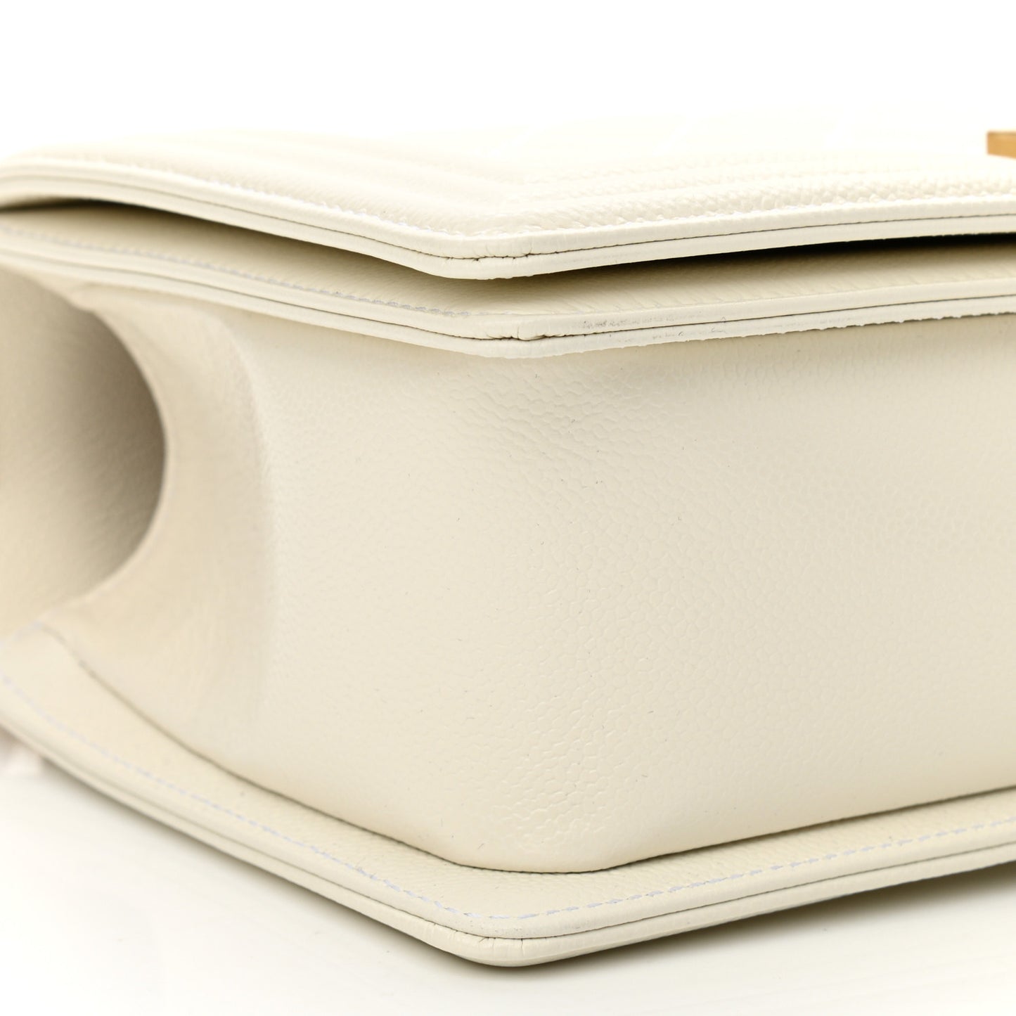 Caviar Quilted Medium Boy Flap White