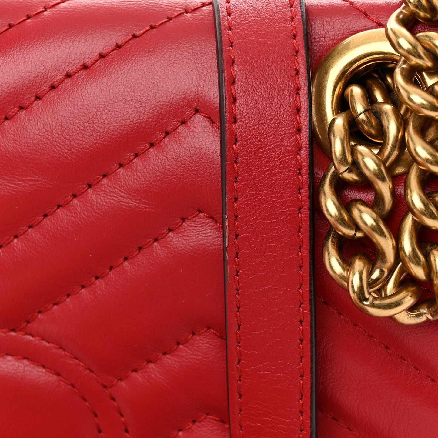 Calfskin Matelasse Small GG Marmont Shoulder Bag Hibiscus Red