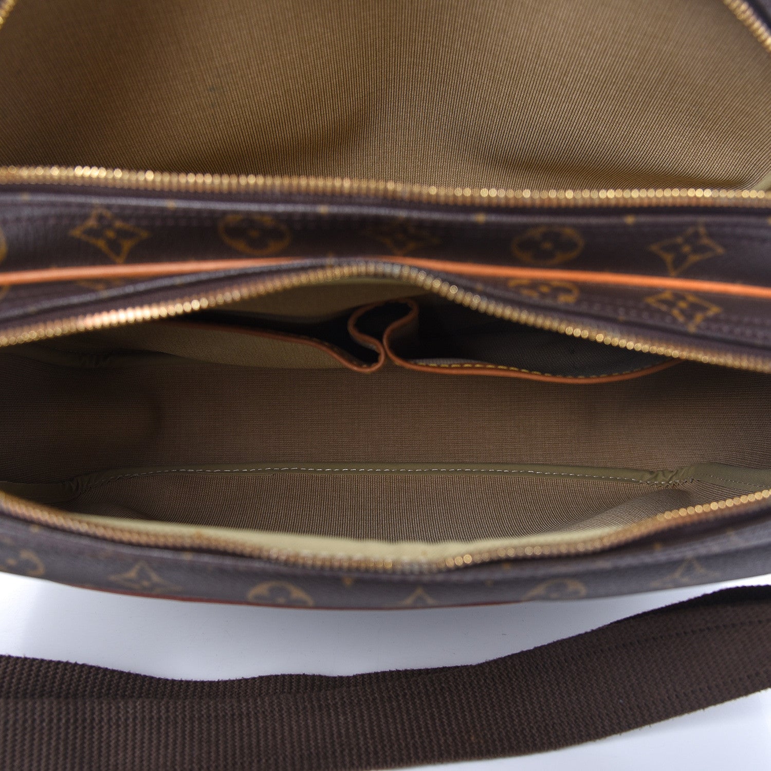 Louis Vuitton Monogram Reporter GM 6 of 13