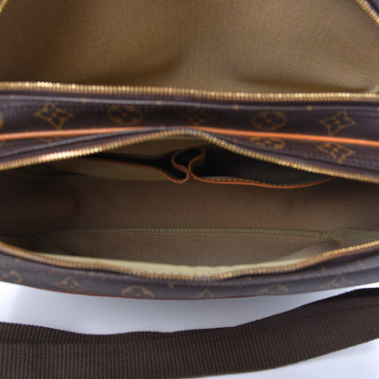 Louis Vuitton Monogram Reporter GM 6 of 13
