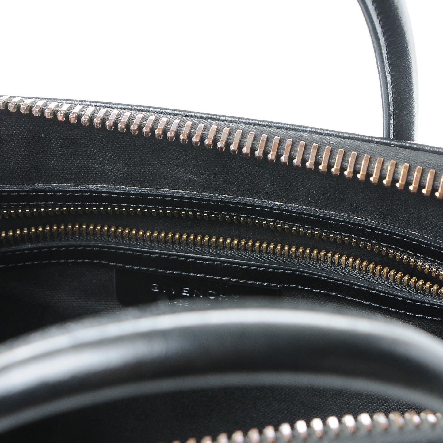 Shiny Lord Calfskin Medium Antigona Black