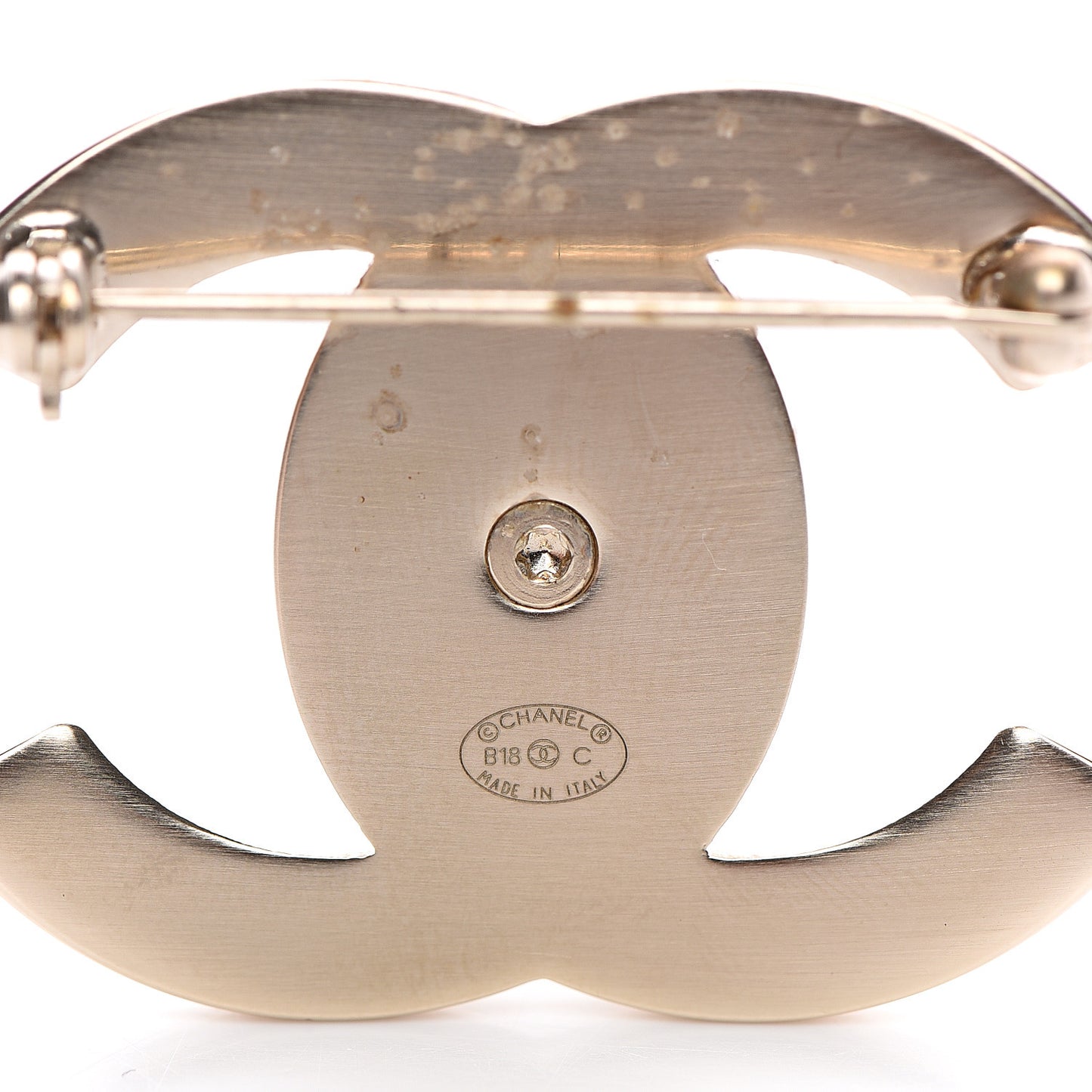 CC Turnlock Brooch Gold