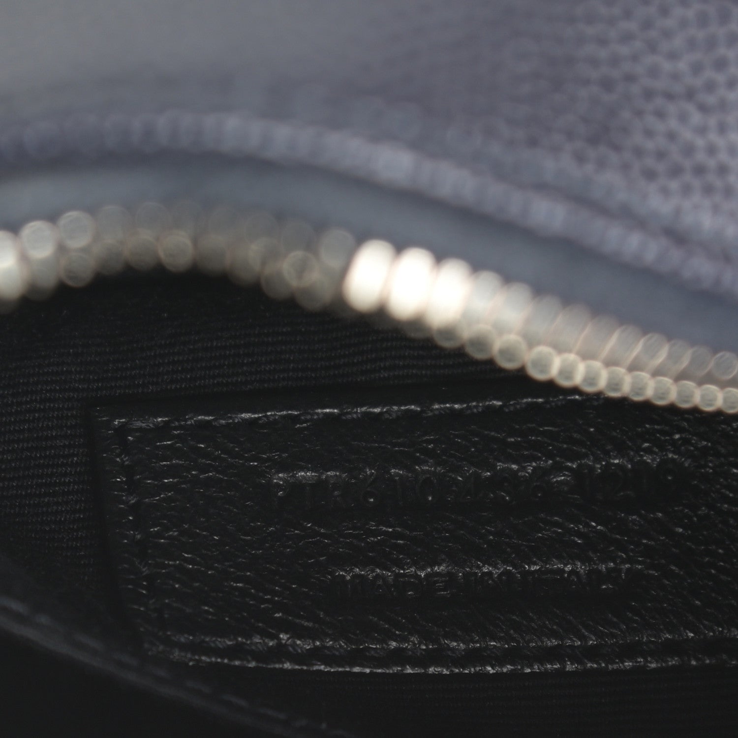 Saint Laurent Grain De Poudre Matelasse Chevron Quilted Round Vinyle Camera Bag Deep Marine 7 of 9