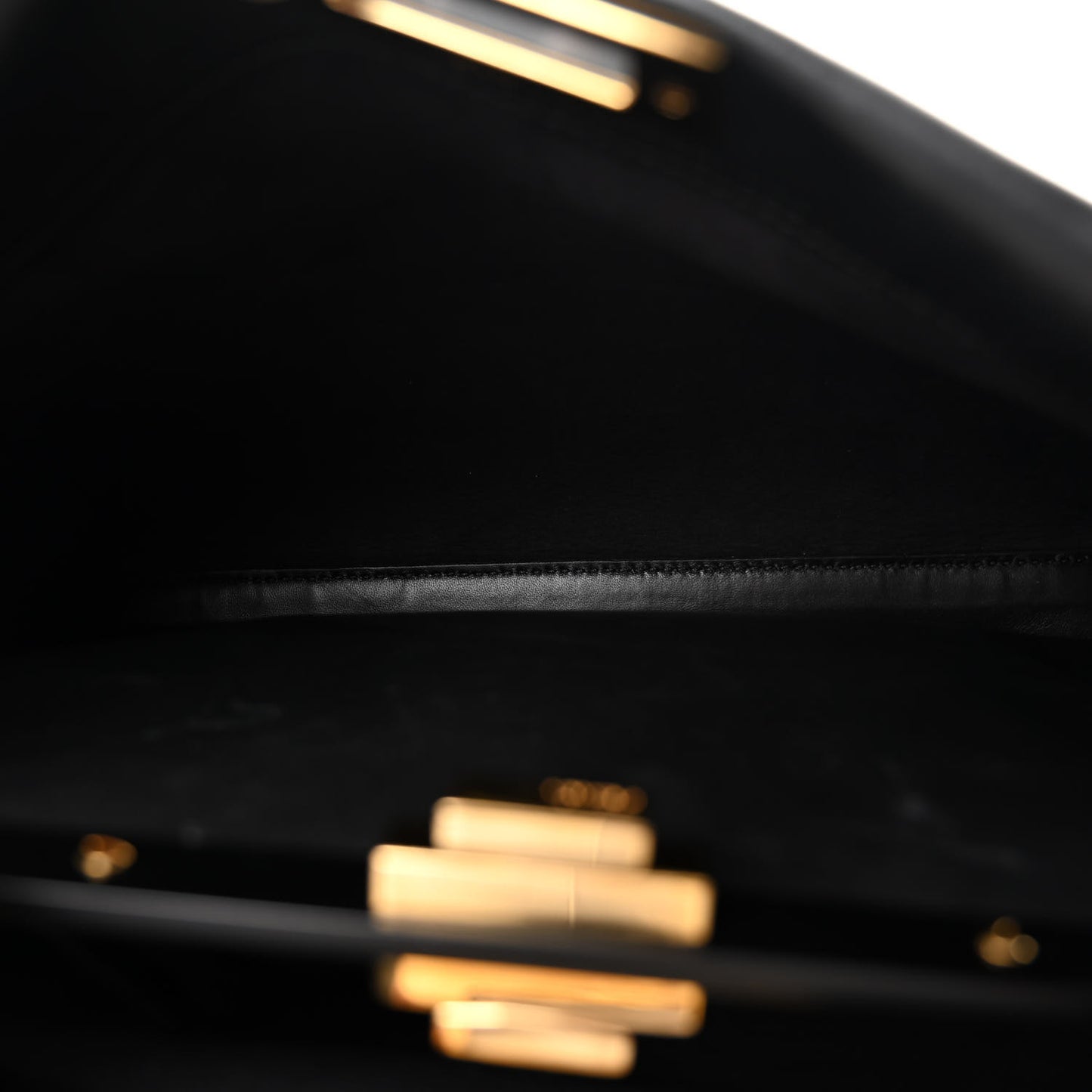 Vitello Seta Shiny Nappa Medium Peekaboo Iconic Satchel Black