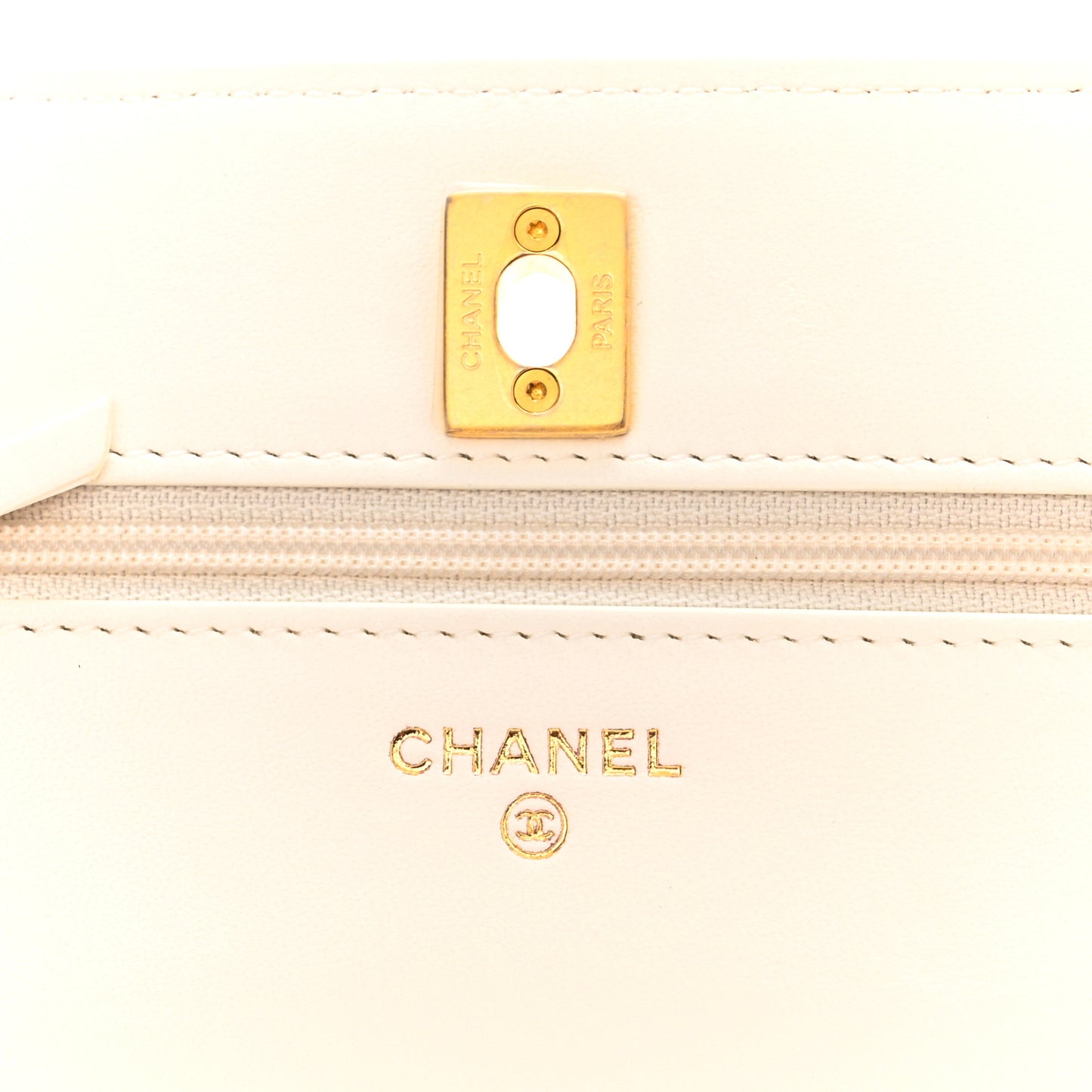 Lambskin Quilted CC Pearl Crush Wallet on Chain WOC White