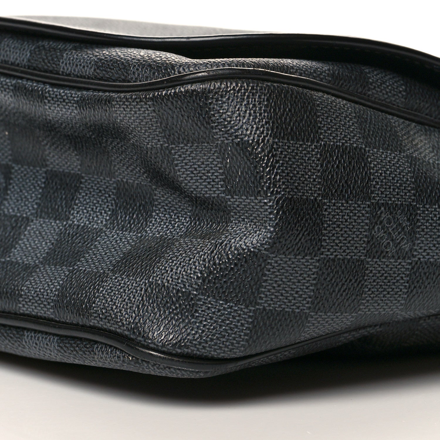 Louis Vuitton Damier Graphite Daniel GM 8 of 11