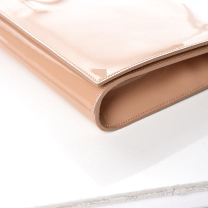 Saint Laurent Patent Calfskin Monogram Large Belle De Jour Clutch Chair 7 of 9